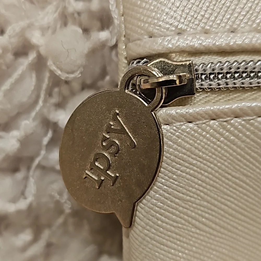 Sanrio Gudetama Pouch Bag - Picture 11 of 13